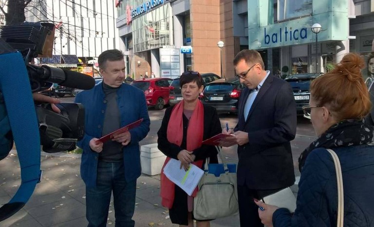 Środowiska mundurowe zebrały ćwierć miliona podpisów. Teraz pora na debatę w Brukseli 